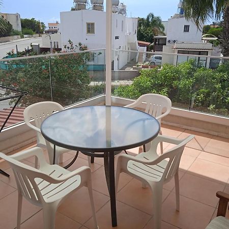 Larnaca, Pervolia 1 Bedroom Seaside Apartment Екстер'єр фото